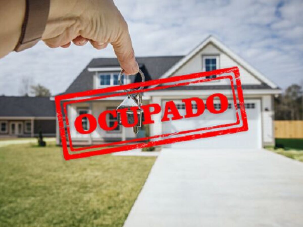 Capa do artigo: Imóvel de Leilão Ocupado: Quem é Responsável por Desocupar?